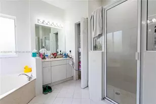 10873 NW 71st St, Doral, FL 33178 - Photo 37