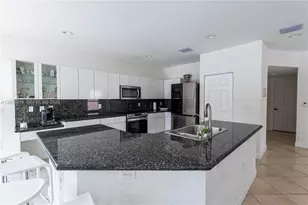 10873 NW 71st St, Doral, FL 33178 - Photo 17