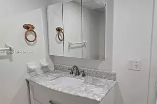 10090 NW 80th Ct, Hialeah Gardens, FL 33016 - Photo 11