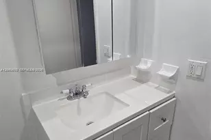 10090 NW 80th Ct, Hialeah Gardens, FL 33016 - Photo 7