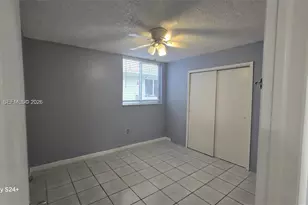 10090 NW 80th Ct, Hialeah Gardens, FL 33016 - Photo 9