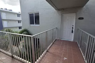 10090 NW 80th Ct, Hialeah Gardens, FL 33016 - Photo 15