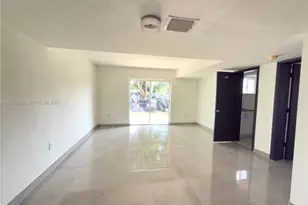 14010 NE 3rd Ct, Miami, FL 33161 - Photo 5