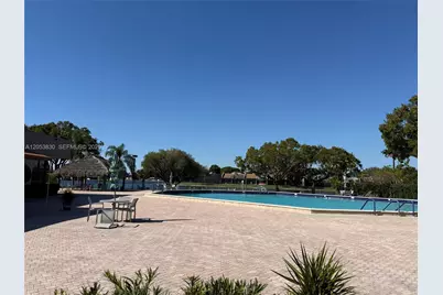 1000 Colony Point Cir #303, Pembroke Pines, FL 33026 - Photo 7