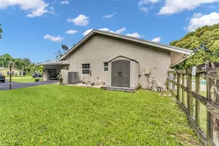 11501 SW 3rd St, Plantation, FL 33325 - Photo 3