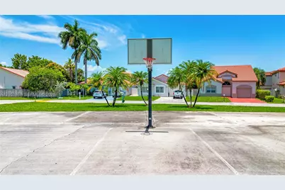 18625 NW 53rd Ave, Miami Gardens, FL 33055 - Photo 33
