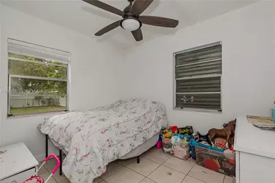 681 NE 1st Pl, Hialeah, FL 33010 - Photo 19