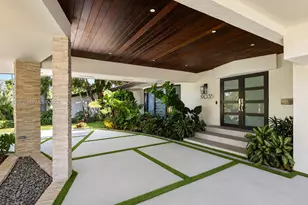 19035 E E St Andrews Dr, Hialeah, FL 33015 - Photo 3