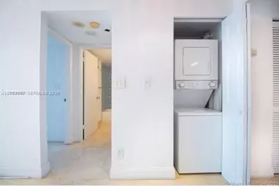 770 Claughton Island Dr #1008, Miami, FL 33131 - Photo 11