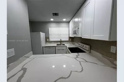 809 NE 214th Ln #2, Miami, FL 33179 - Photo 5