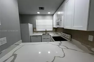 809 NE 214th Ln, Miami, FL 33179 - Photo 5