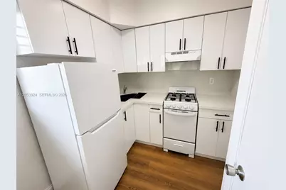 34 Madeira Ave #6, Coral Gables, FL 33134 - Photo 3