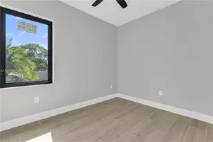 1818 NW 49th St, Miami, FL 33142 - Photo 15