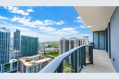 45 SW 9th St #3303, Miami, FL 33130 - Photo 3