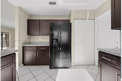 15600 Gauntlet Hall Mnr, Davie, FL 33331 - Photo 7