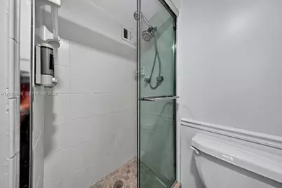 710 N Ocean Blvd #108, Pompano Beach, FL 33062 - Photo 23