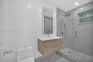451 E 37th St, Hialeah, FL 33013 - Photo 25