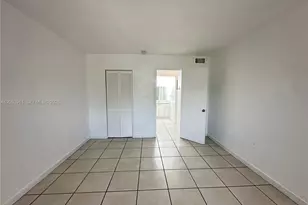 1008 NW 45th Ave, Miami, FL 33126 - Photo 9