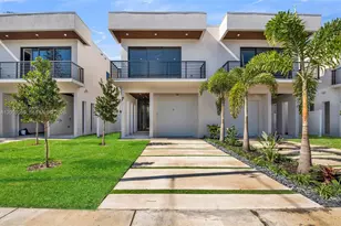 920 NE 17th Ave, Fort Lauderdale, FL 33304 - Photo 1