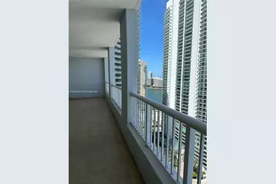 170 SE 14th St #2604, Miami, FL 33131 - Photo 3