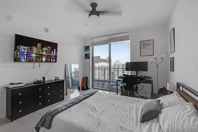 90 SW 3rd St #4403, Miami, FL 33130 - Photo 11