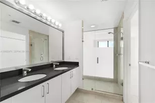 90 SW 3rd St, Miami, FL 33130 - Photo 5