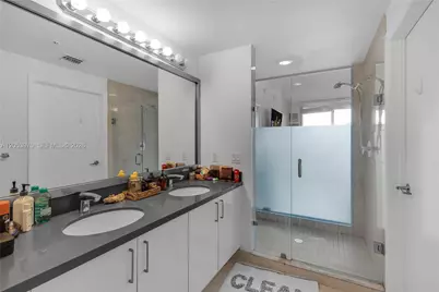 90 SW 3rd St #4403, Miami, FL 33130 - Photo 15