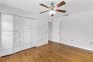 11610 NW 43rd St, Sunrise, FL 33323 - Photo 17