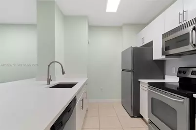 2421 NE 65th St #217, Fort Lauderdale, FL 33308 - Photo 3