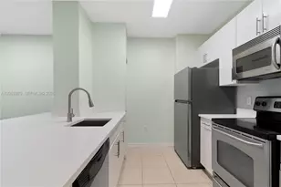 2421 NE 65th St, Fort Lauderdale, FL 33308 - Photo 3