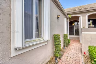 5374 Monterey Cir, Delray Beach, FL 33484 - Photo 3