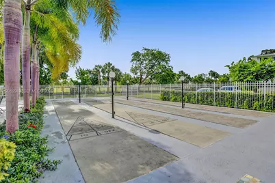 1000 Hillcrest Ct #214, Hollywood, FL 33021 - Photo 23