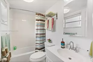 1000 Hillcrest Ct, Hollywood, FL 33021 - Photo 9