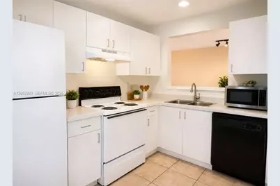 15721 SW 137th Ave #204, Miami, FL 33177 - Photo 3
