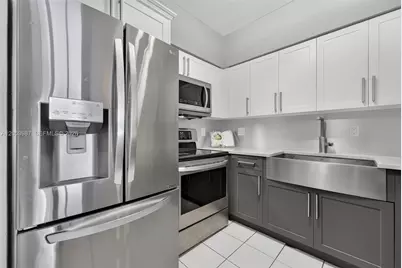 7441 Wayne Ave #8G, Miami Beach, FL 33141 - Photo 3