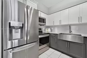 7441 Wayne Ave, Miami Beach, FL 33141 - Photo 3
