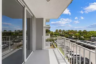 2642 Collins Ave, Miami Beach, FL 33140 - Photo 23