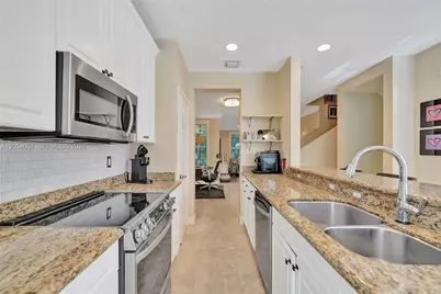 2726 Old Florida Trail, Wilton Manors, FL 33334 - Photo 17