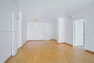 5700 Collins Ave, Miami Beach, FL 33140 - Photo 17