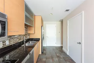 60 SW 13th St, Miami, FL 33130 - Photo 11