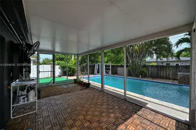 76 NE 170th St, North Miami Beach, FL 33162 - Photo 13