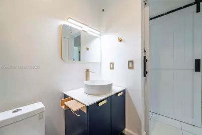 76 NE 170th St, North Miami Beach, FL 33162 - Photo 31