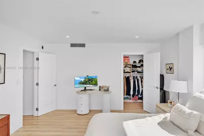 11111 Biscayne Blvd #5A, Miami, FL 33181 - Photo 43