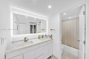 11111 Biscayne Blvd, Miami, FL 33181 - Photo 21