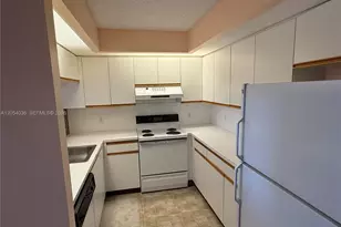 12901 SW 15th Ct, Pembroke Pines, FL 33027 - Photo 5