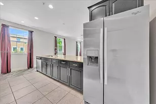 995 SW 147th Ave, Pembroke Pines, FL 33027 - Photo 17