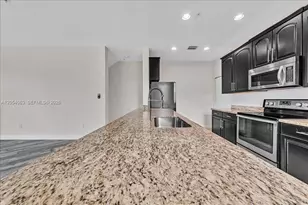 995 SW 147th Ave, Pembroke Pines, FL 33027 - Photo 11