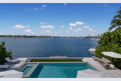 1300 S Venetian Way, Miami, FL 33139 - Photo 11