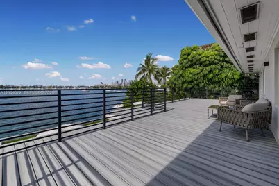 1300 S Venetian Way, Miami, FL 33139 - Photo 17