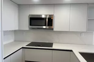 540 Brickell Key Dr, Miami, FL 33131 - Photo 3